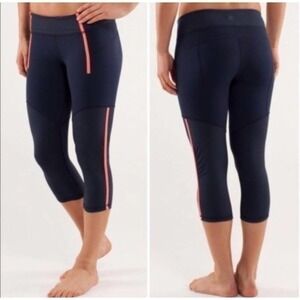 Lululemon navy crane crop inkwell W6852S